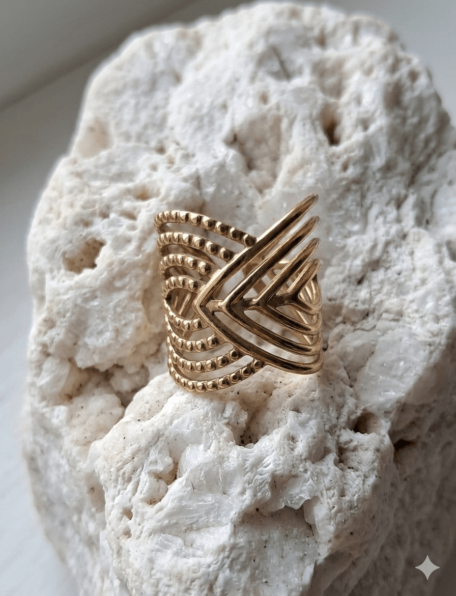Μάξι Ασύμμετρο Δαχτυλίδι Shield με Γεωμετρικά Chevron & Beaded Σειρές (Χρυσό)