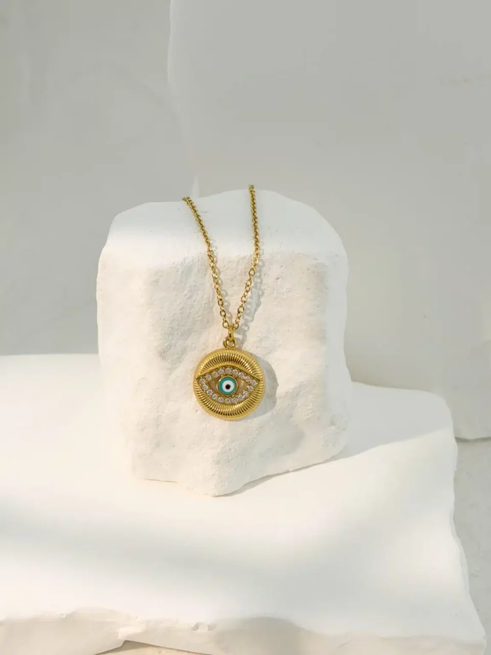 Κολιέ "Sun Eye" από Ανοξείδωτο Ατσάλι με Ανάγλυφο Φυλακτό και Κρύσταλλα
