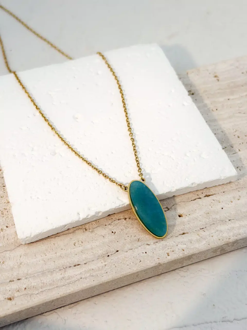 Thalassa Oval Pendant – Επιχρυσωμένο Κολιέ από Ανοξείδωτο Ατσάλι με Τυρκουάζ Οβάλ Στοιχείο