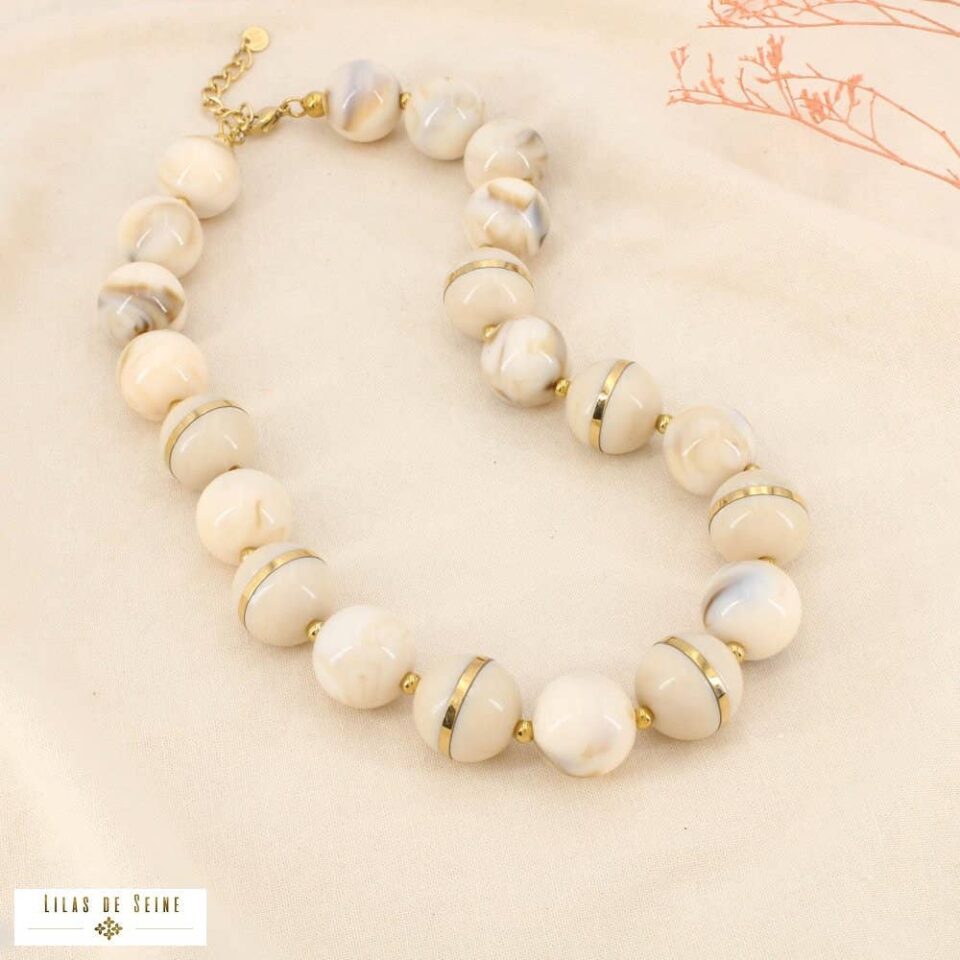 ✨ New Arrival: Γυναικείο Statement Κολιέ με Μεγάλες Χάντρες από Ρητίνη & Ατσάλι – Κρεμ / Χρυσό